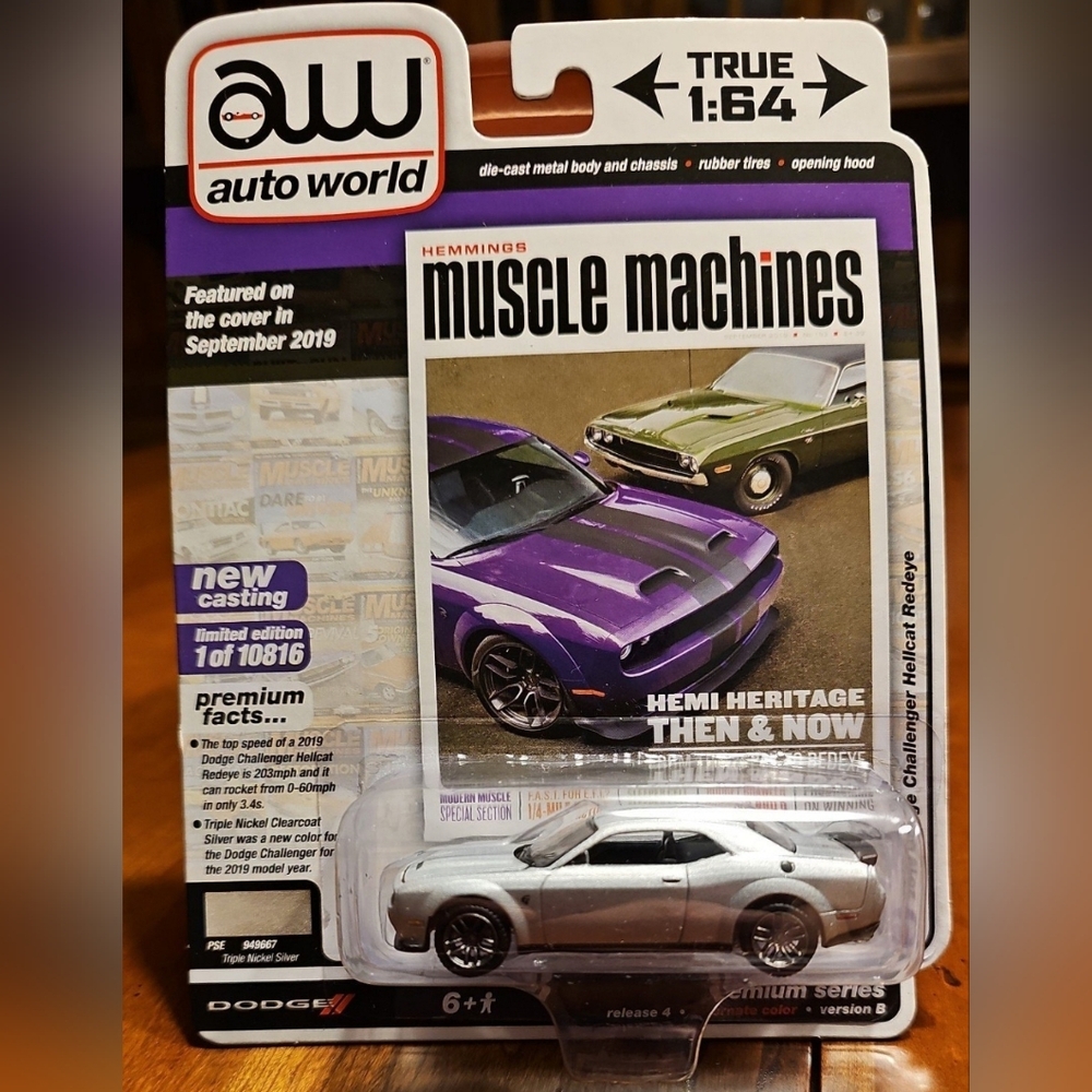 Dodge Challenger Hellcat 1:64 scale die-cast car